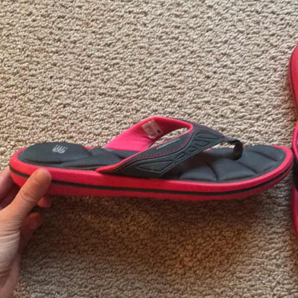 new balance memory foam flip flops